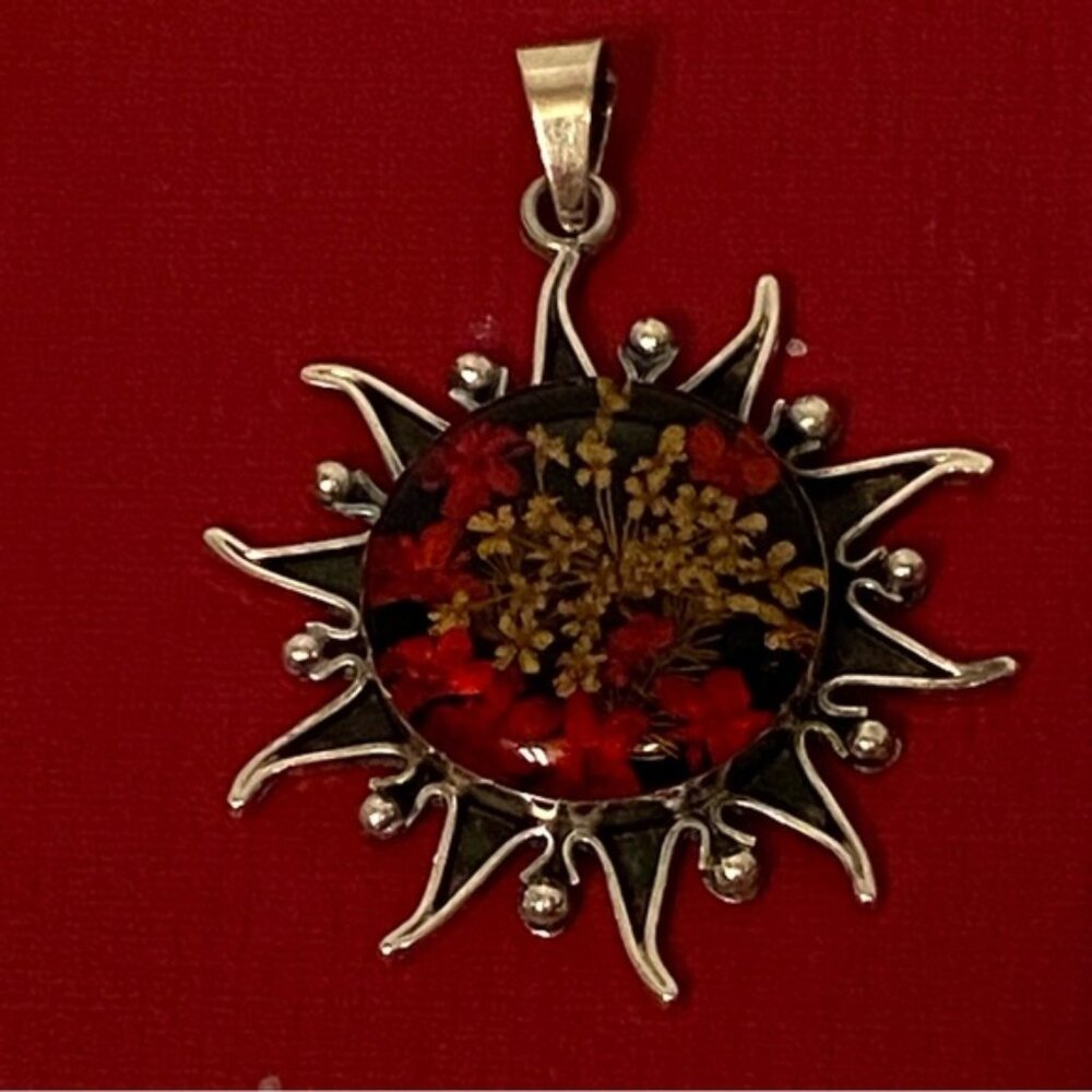 STERLING SILVER 925 PENDANT SUN RED TAN PRESERVED FLOWERS RESIN LUCITE NECKLACE